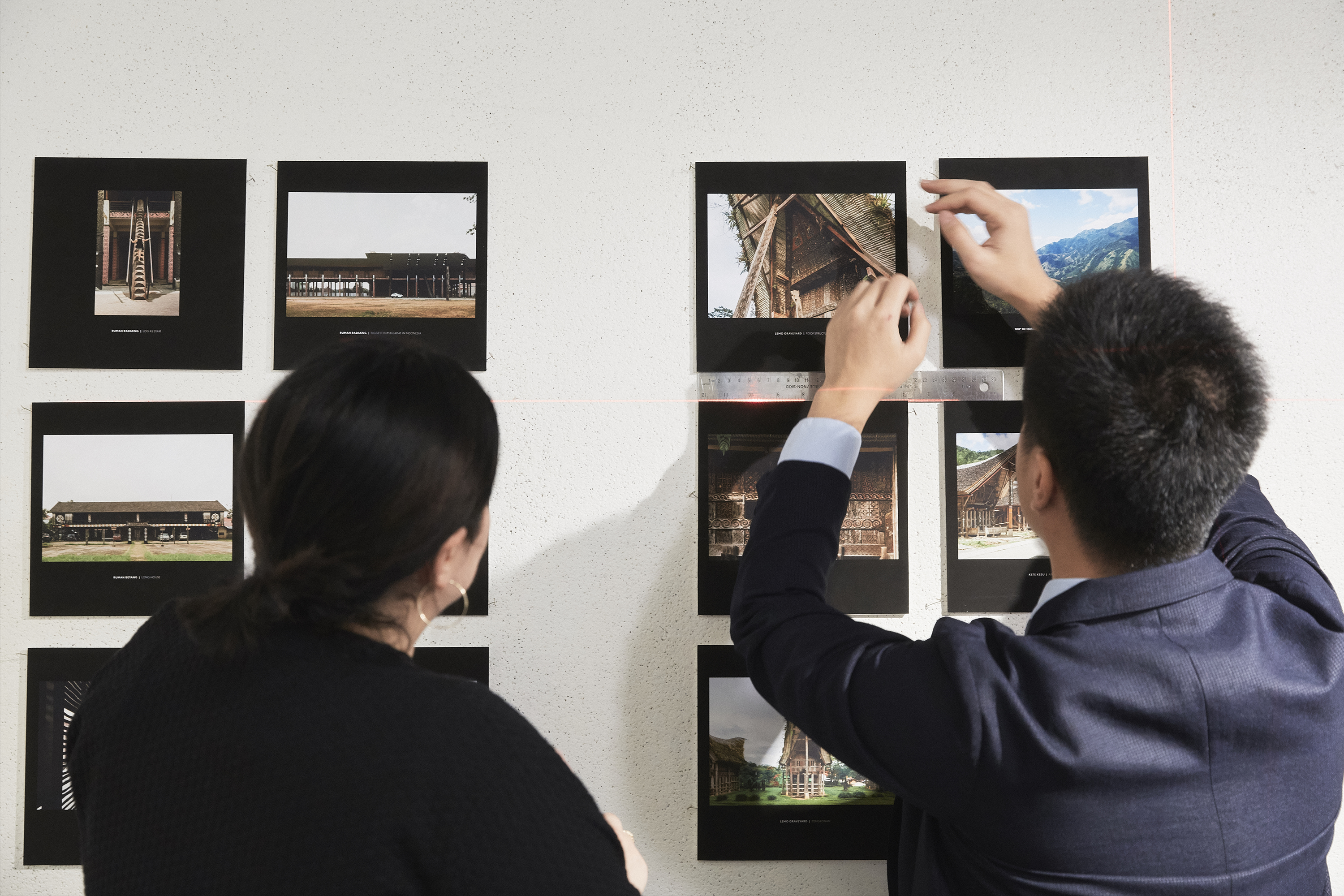 <p><span><span><span><span>Wilson Harkhono and Arianne Kouri prepare an exhibition of Harkhono’s fellowship research at RAMSA’s office in New York. Photograph Peter Jakubowski, 2019.</span></span></span></span></p>
