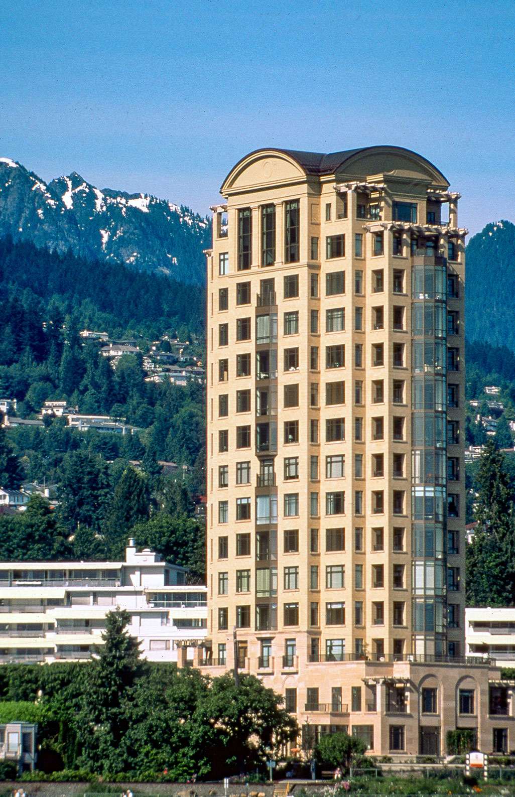 Edgewater Apartments